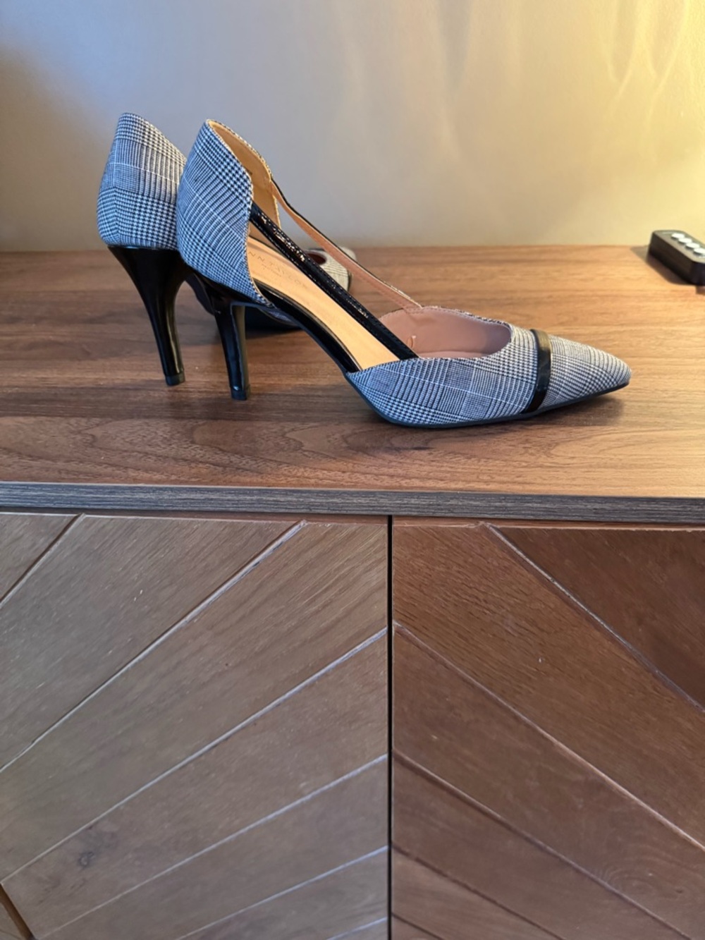 Ann Taylor Factory Plaid Pointed D'Orsay Pumps in Black and White